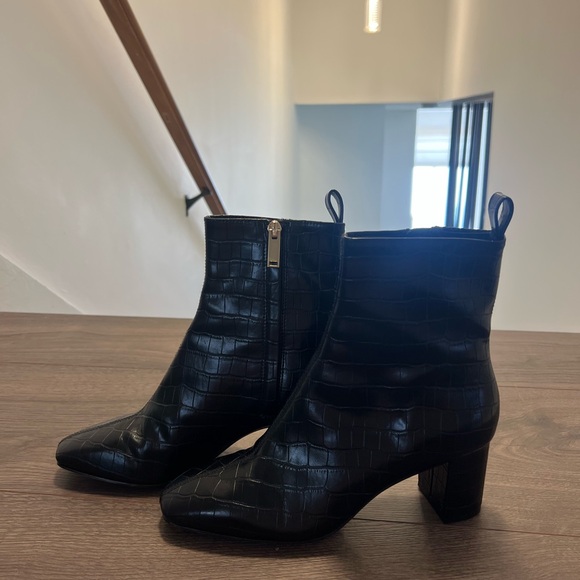H&M Shoes - H&M Black Ankle Boots